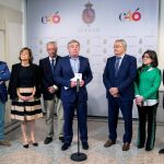 El portavoz del grupo popular en el Senado, José Manuel Barreiro (c), durante la rueda de prensa que ha ofrecido hoy en el Senado/Efe