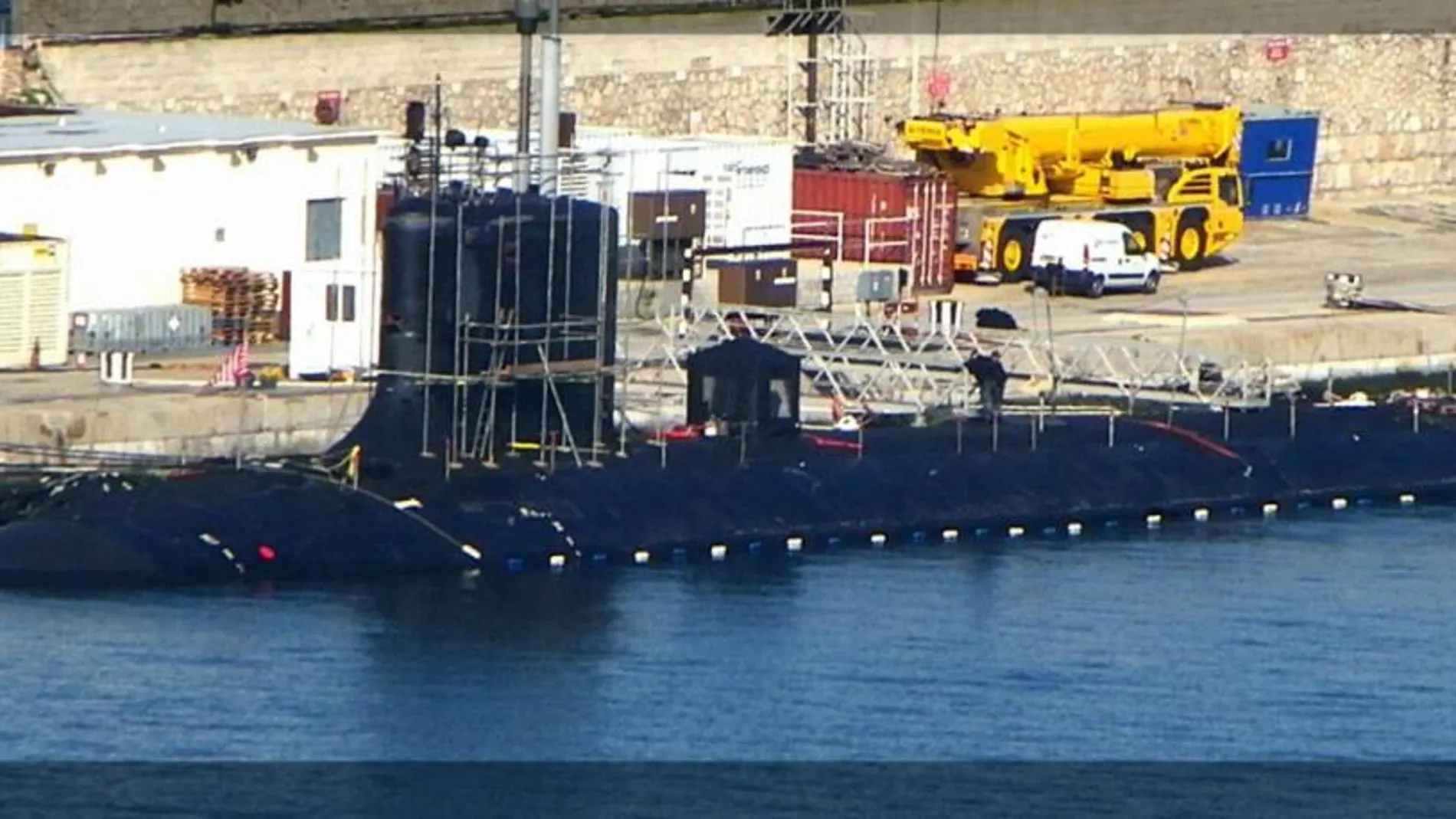 Imagen del submarino “USS John Warner” que está siendo reparado en el Peñón, según los ecologistas