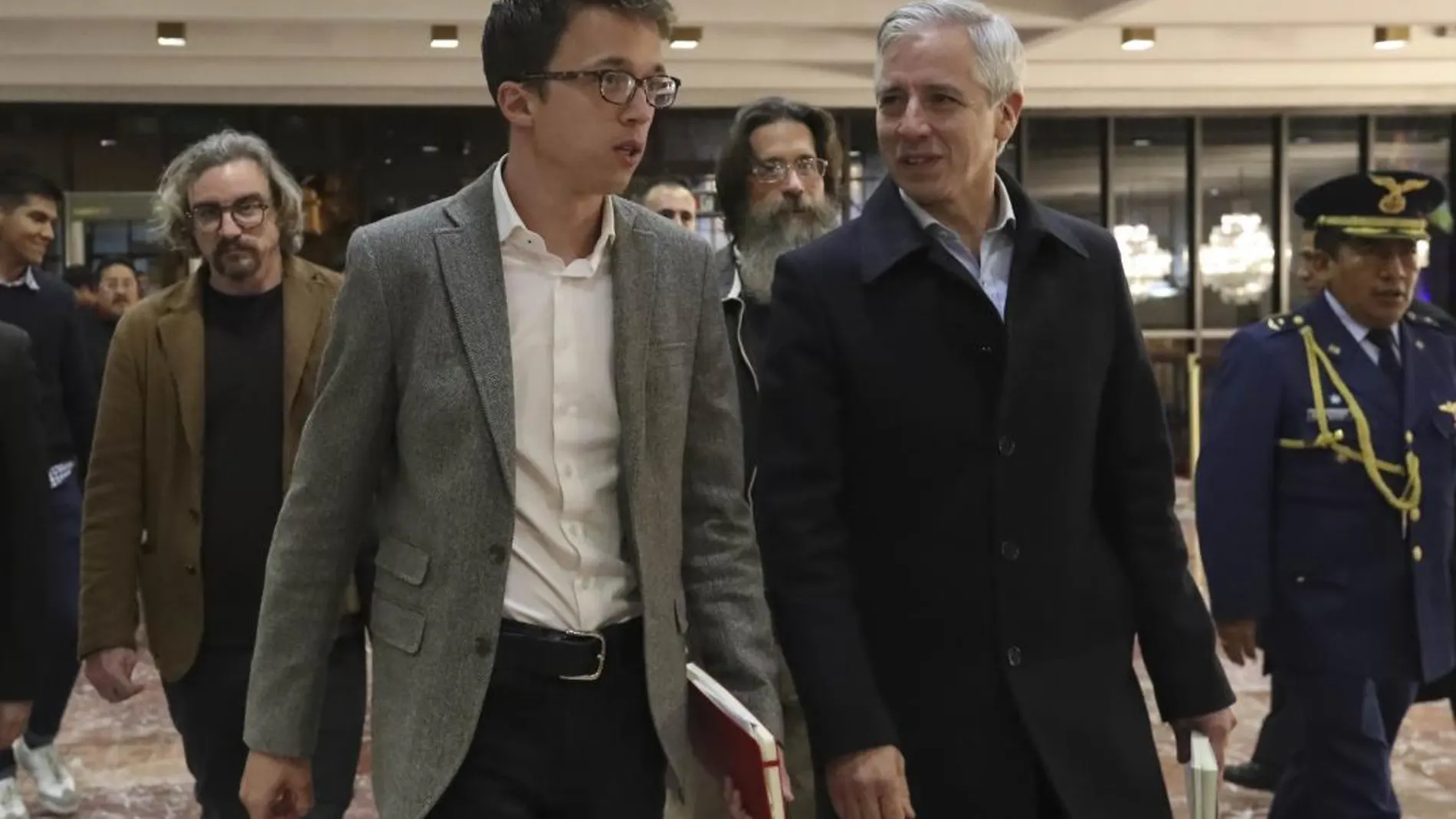 Errejón (i) y el vicepresidente boliviano, Álvaro García Linera (d) el pasado 4 de abril de 2018 en La Paz (Bolivia)