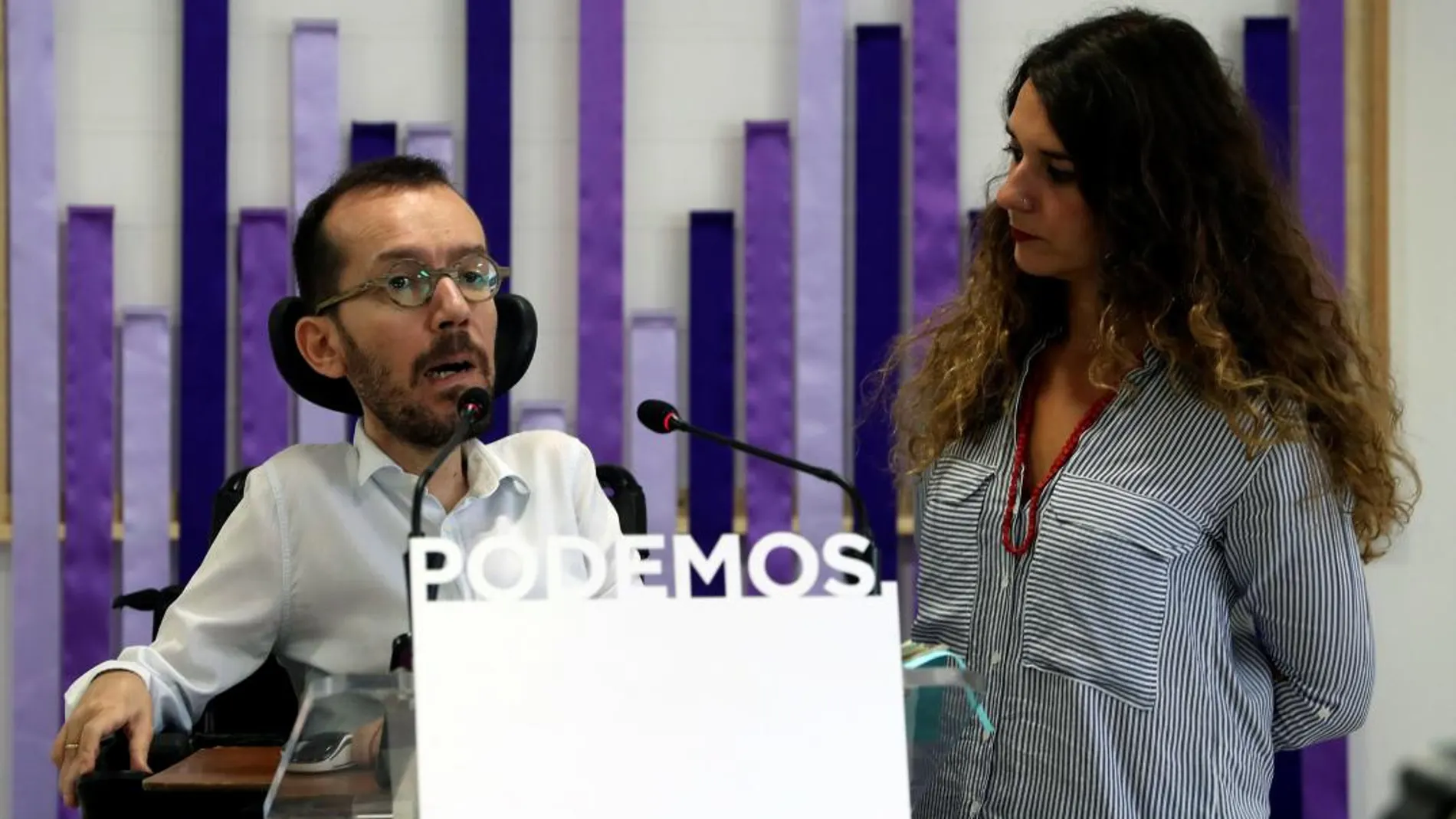 El secretario general de Podemos Pablo Echenique y la portavoz adjunta de Podemos Noelia Vera, en rueda de prensa tras el tras el Consejo de Coordinación de la formación morada