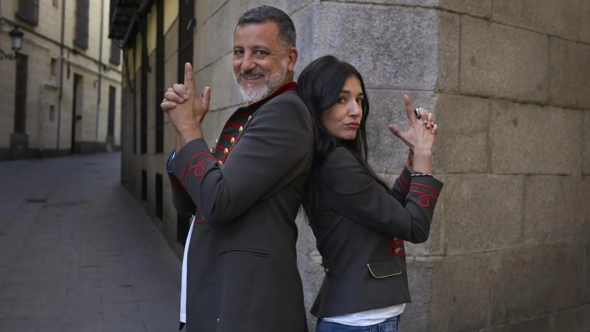 David Botello y Carmen Sánchez, presentadores de “Esto es otra historia”