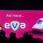 El ministro de Fomento, Íñigo de la Serna, durante la presentación hoy en Barcelona del nuevo servicio de alta velocidad.