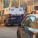 Vista del furgón policial en el que ha sido trasladado Sito Miñanco para declara en la Audiencia Nacional