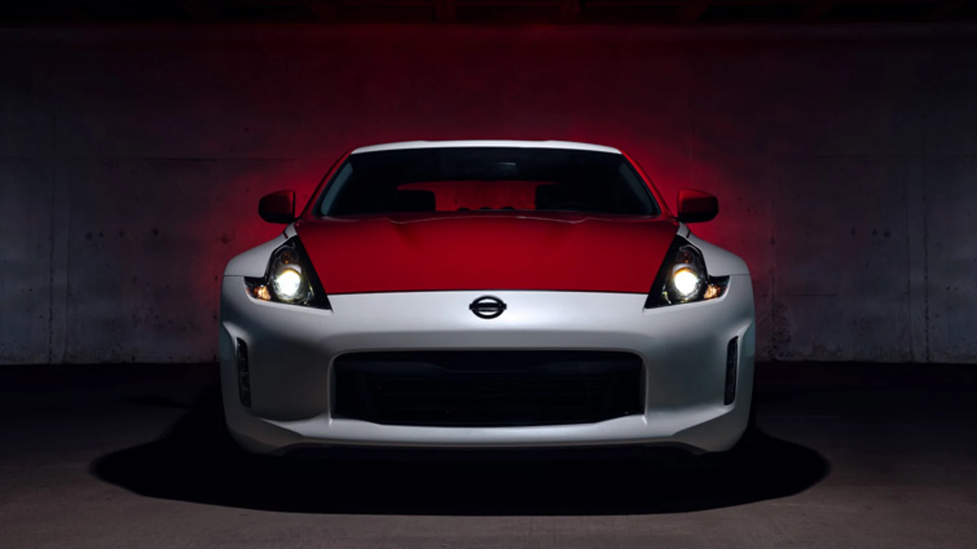 El Nissan 370Z luce una estética inspirada en los coches de carreras y algunos detalles exclusivos.