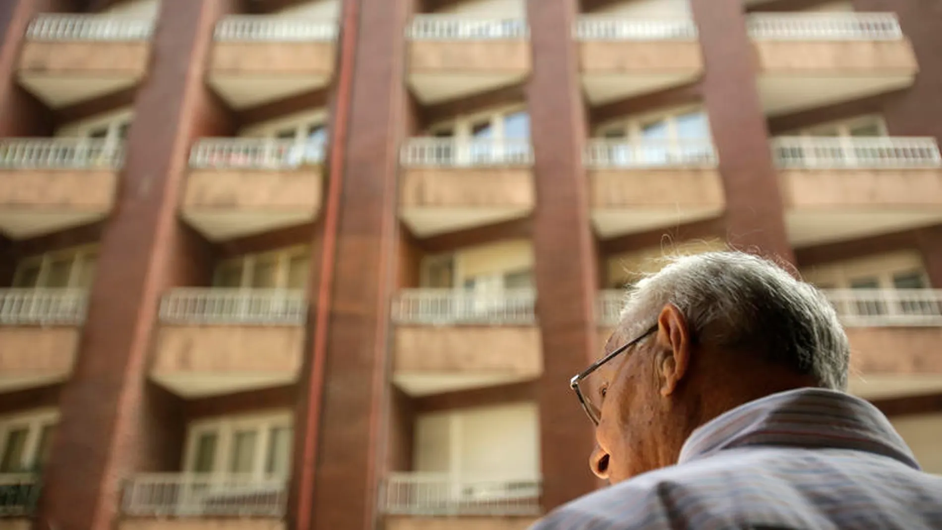 En las zonas con pocas áreas verdes, edificios viejos y empleados en trabajos manuales la mortalidad se llega a doblar.