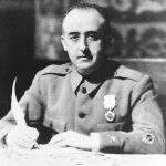 Un jovencísimo Franco envió centenares de cartas en su época de teniente segundo