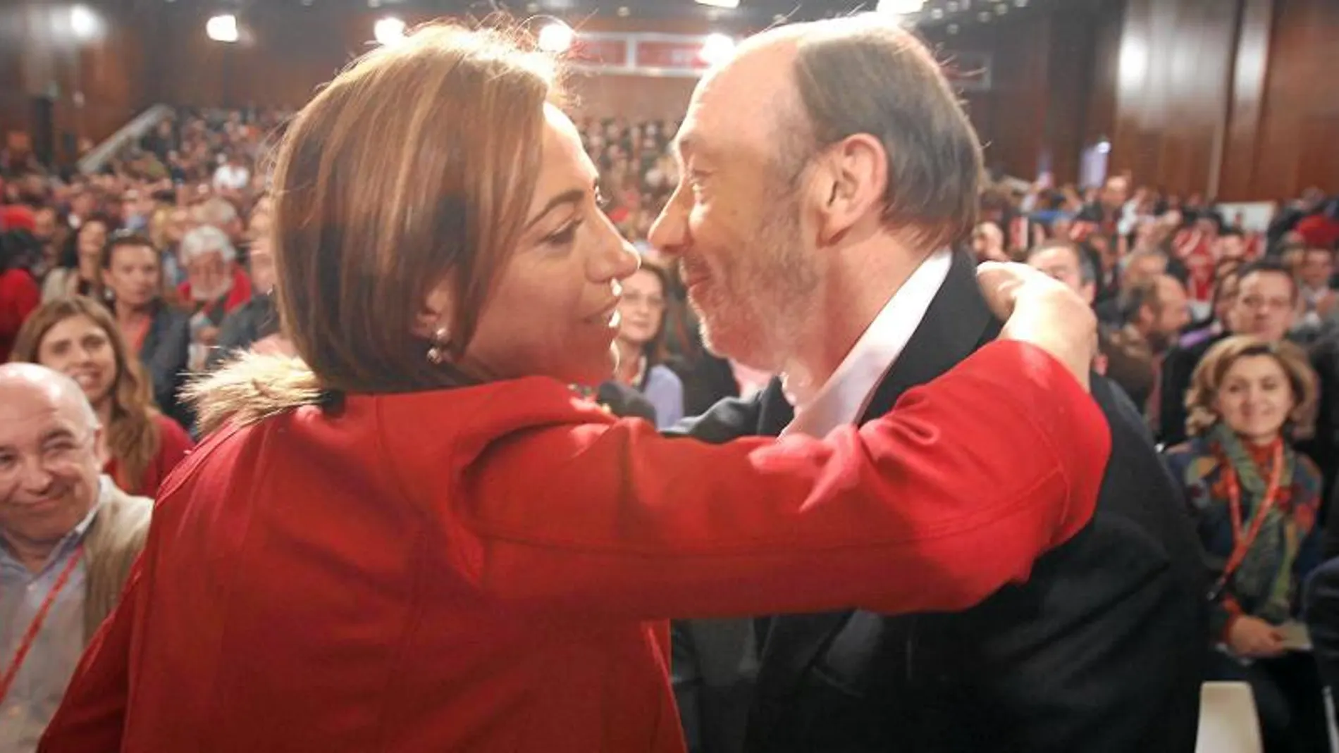 Rubalcaba pretende aprovechar el cónclave para enderezar el rumbo, pero Chacón reaparece dispuesta a dar la campanada