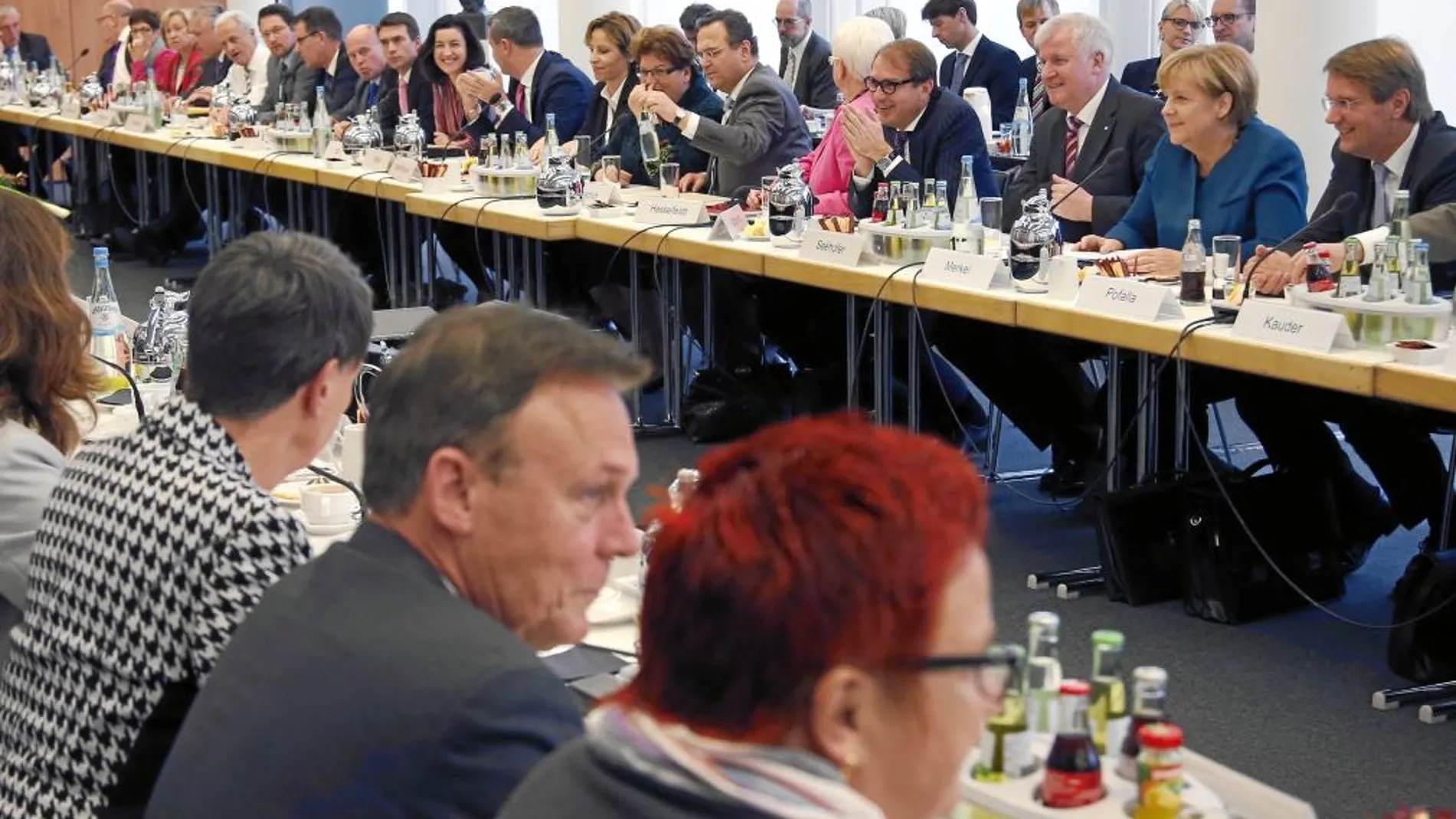 Primera reunión formal entre el SPD y la CDU/CSU, ayer