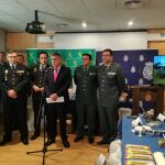 Los diversos mandos policiales acompañaron al delegado del Gobierno durante la explicación de la operación