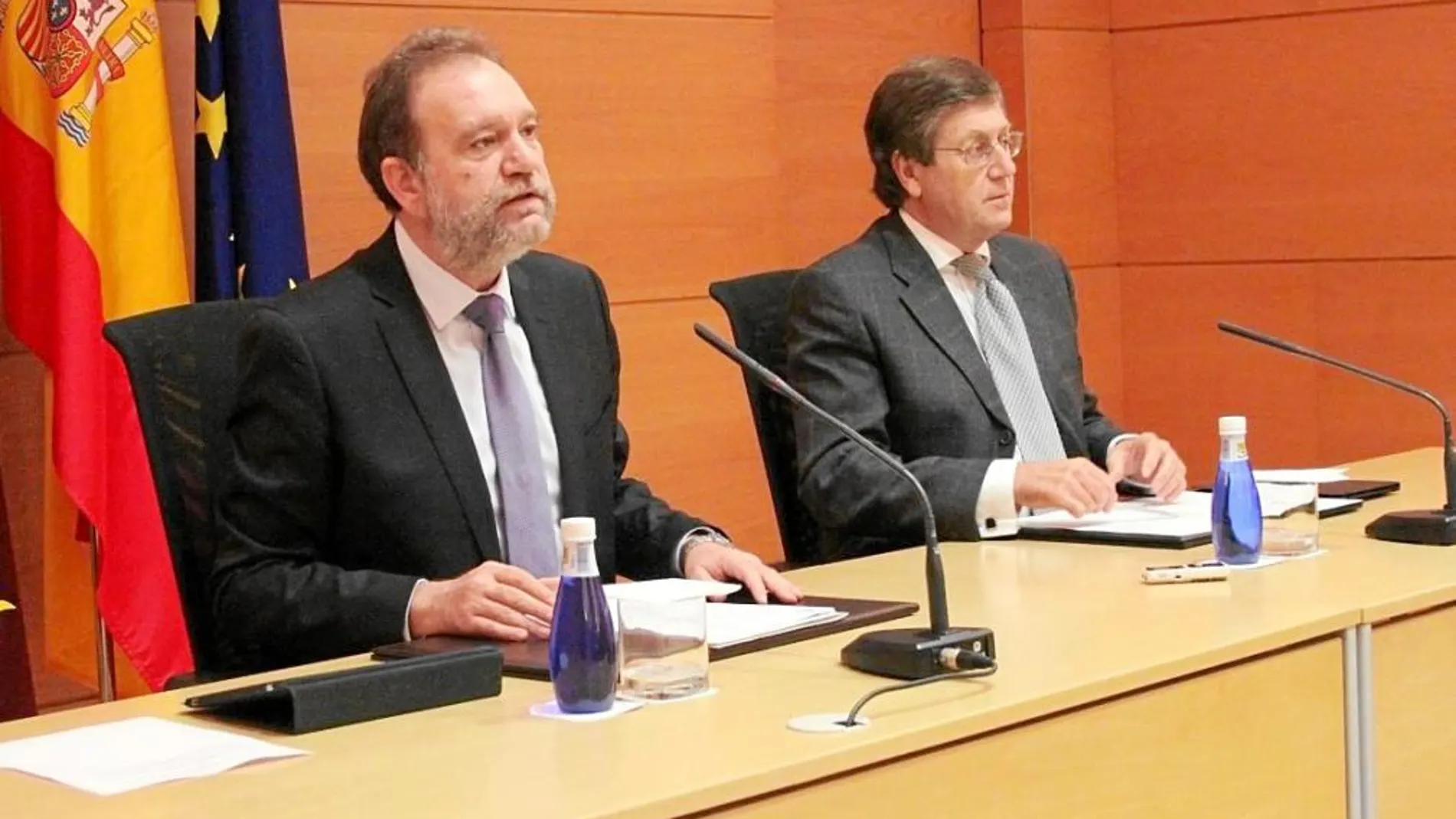 El consejero Constantino Sotoca y el vicepresidente Juan Bernal