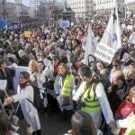 Miles de médicos se manifestaron ayer desde Neptuno hasta Puerta del
