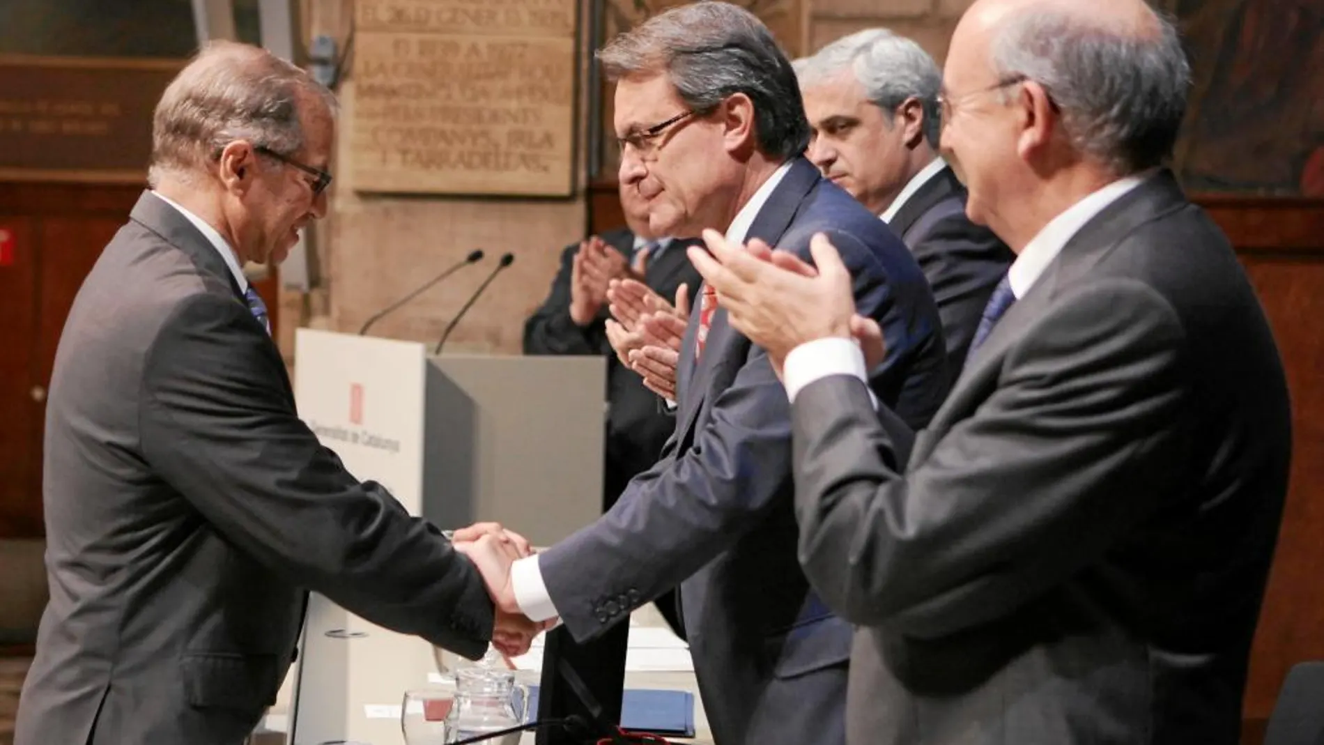 En la imagen, el president Artur Mas distinguiendo a Martín Rodríguez Sol