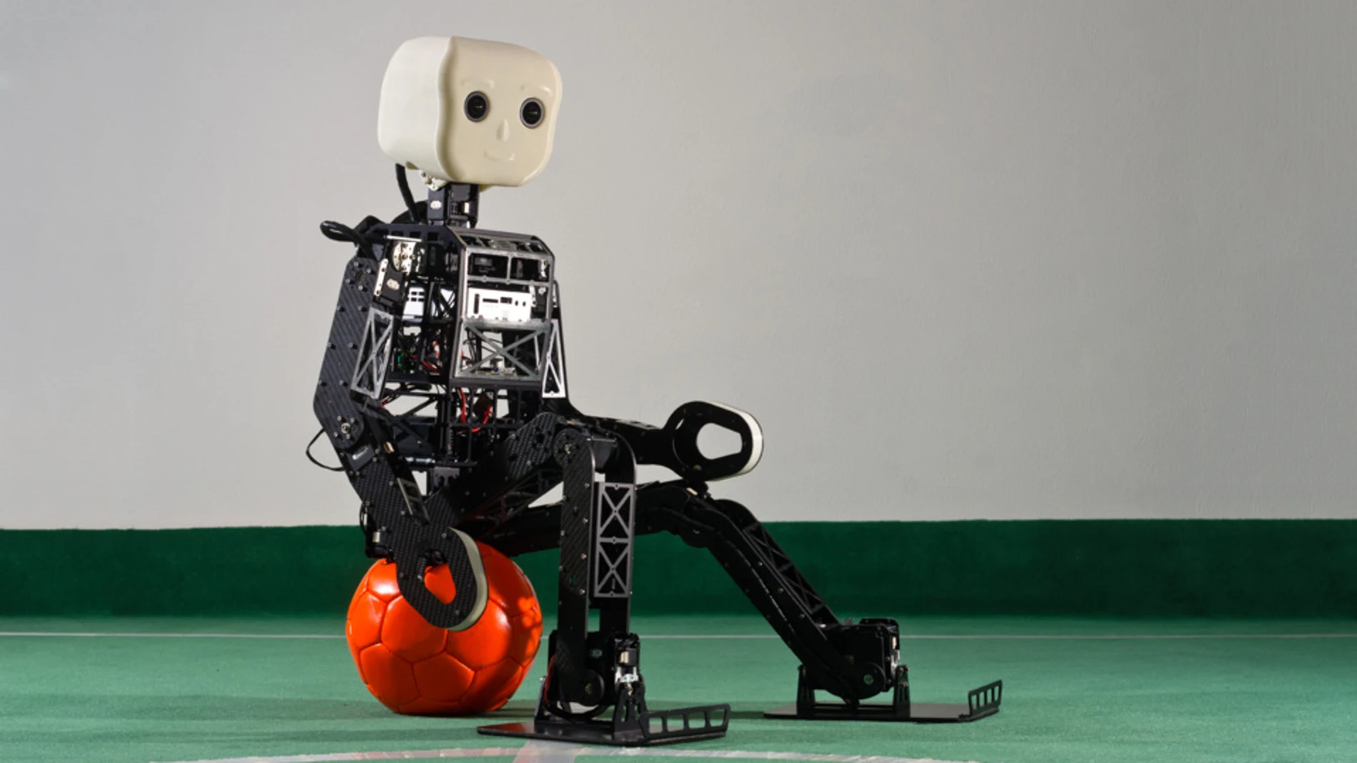 El robot NimbRo-OP
