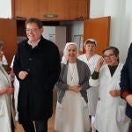 El presidente de la Generalitat visitó ayer la residencia de personas mayores San Juan Bautista de Morella y las obras del centro de salud de esta localidad castellonense