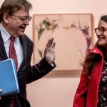 El presidente de la Generalitat, Ximo Puig, junto a la vicepresidenta del Consell, Mónica Oltra, ayer, antes de la sesión de control