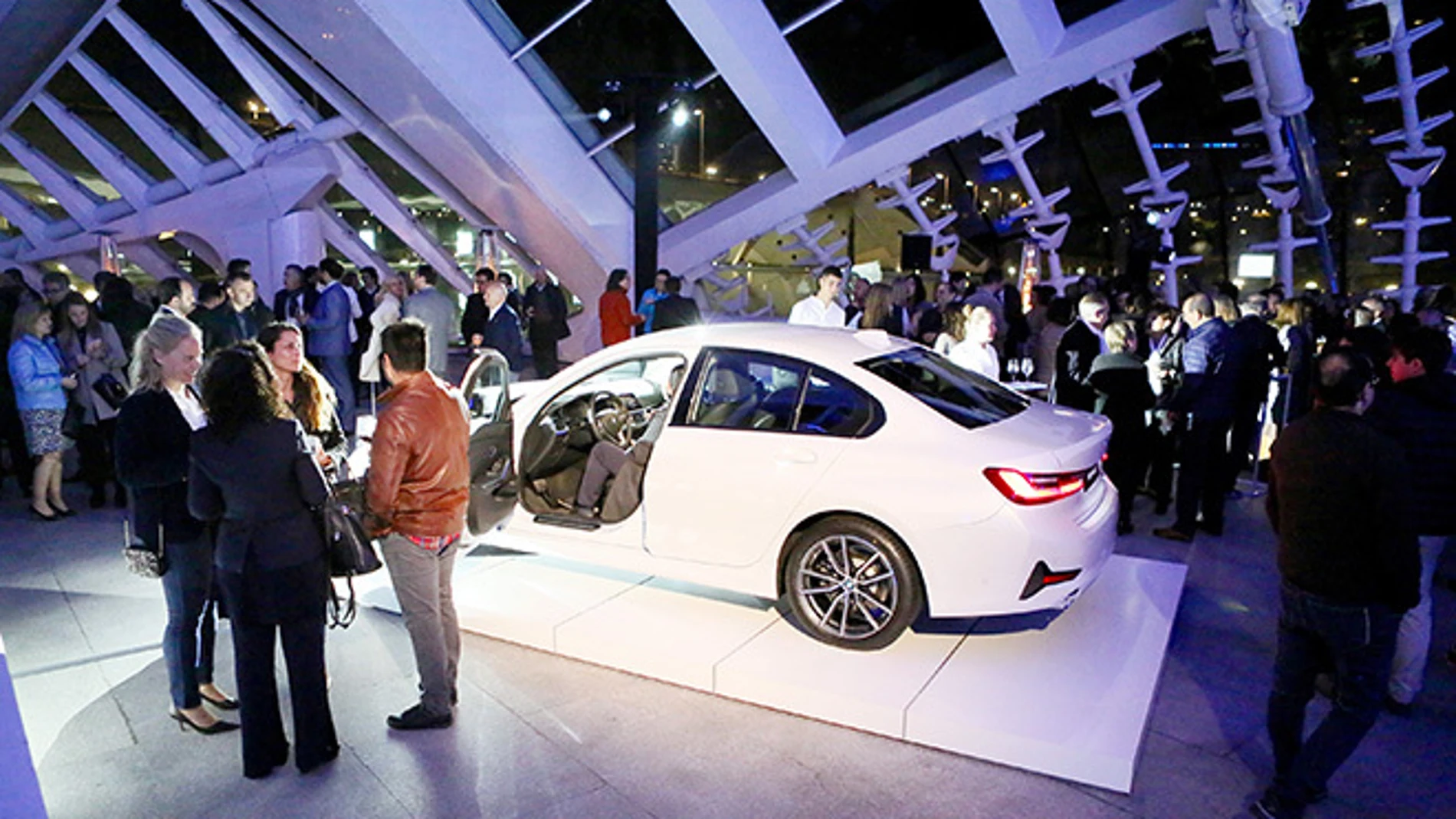 El todopoderoso nuevo BMW Serie 3 no deja indiferente por su potencia y diseño