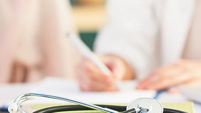 “Casi 80.000 profesionales cuidan de nuestra salud: uno de cada 46 madrileños en activo trabaja en el sector” | Dreamstime