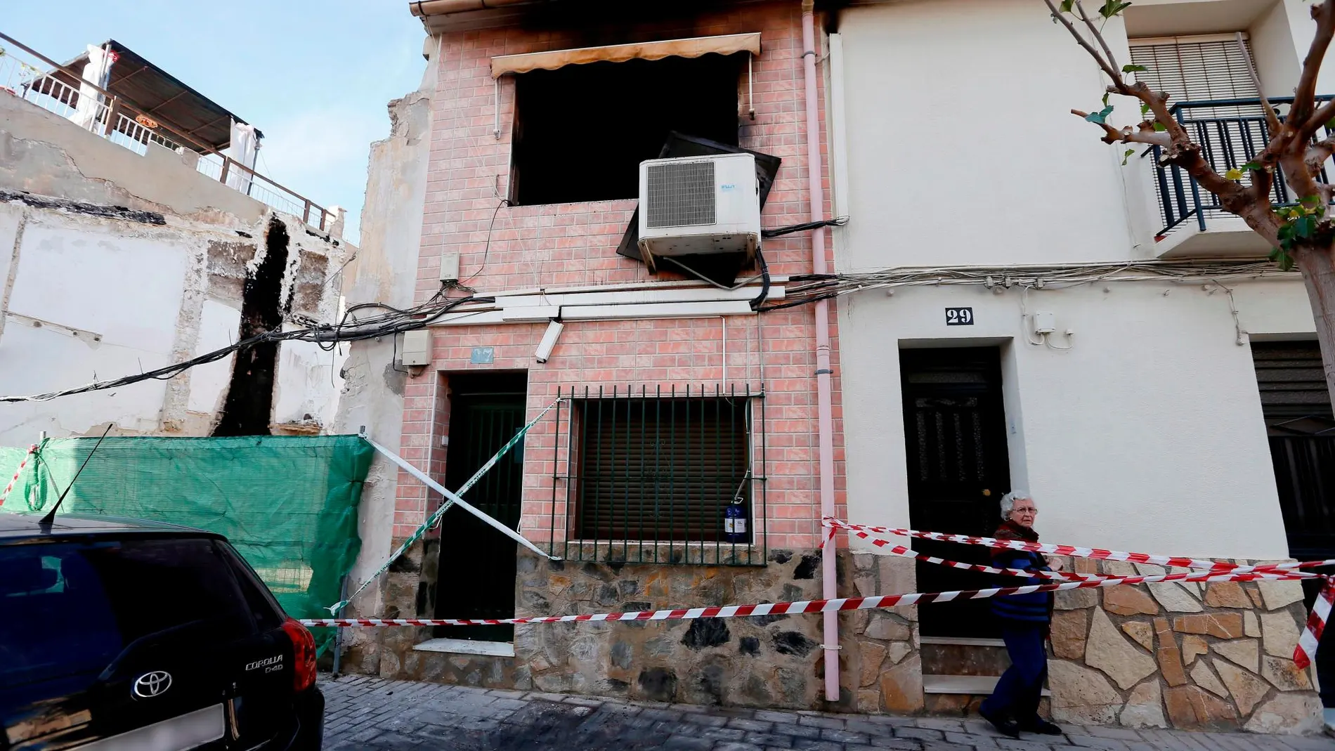 Fallecen un hombre y una mujer en el incendio de una vivienda