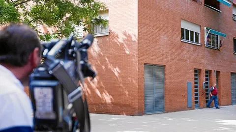 Imagen de uno de los edificios donde se llevó a cabo ayer la intervención policial