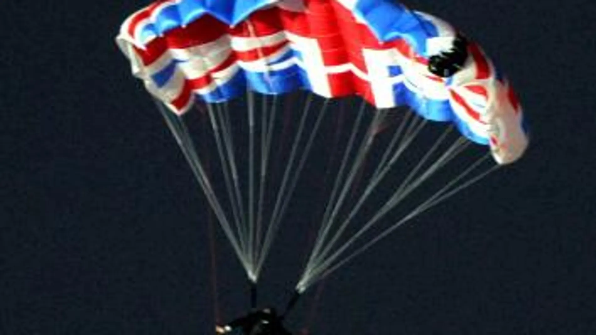 Mark Sutton, el paracaidista que dio vida al agente secreto James Bond en la ceremonia de inauguración de los Juegos Olímpicos de Londres