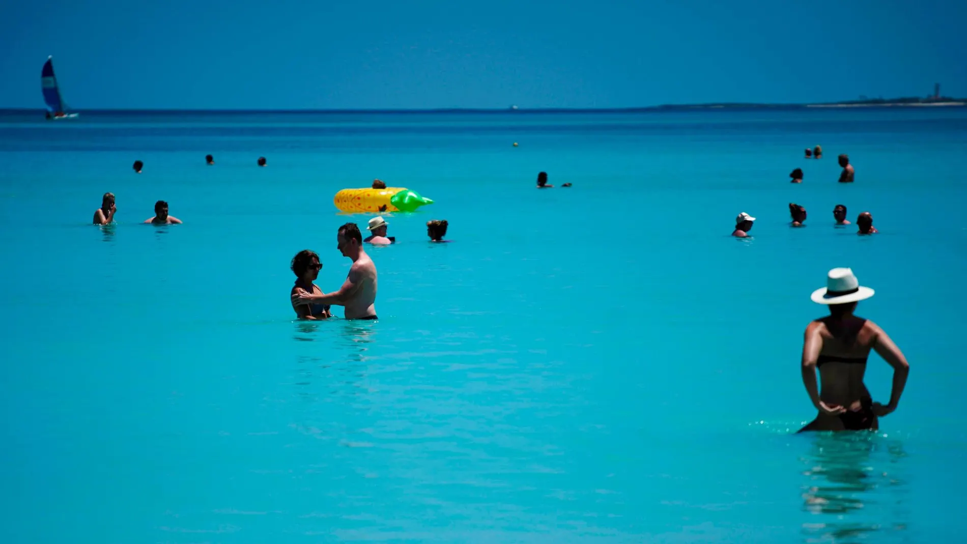 Turistas en la playa