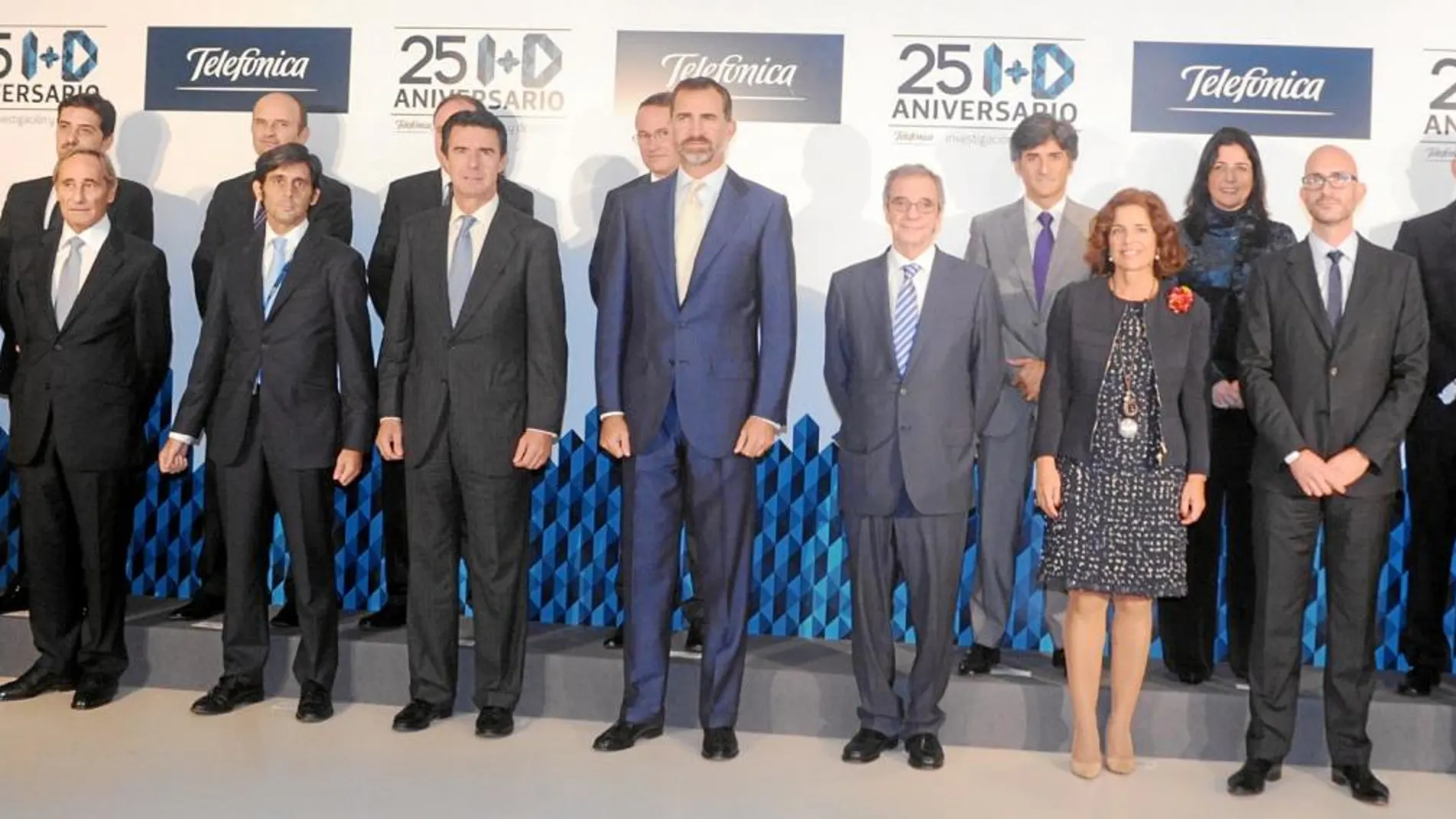 El Príncipe Felipe asistió al aniversario de TI+D, acompañado porJosé Manuel Soria, César Alierta, Ana Botella y Carlos Domingo, entre otros