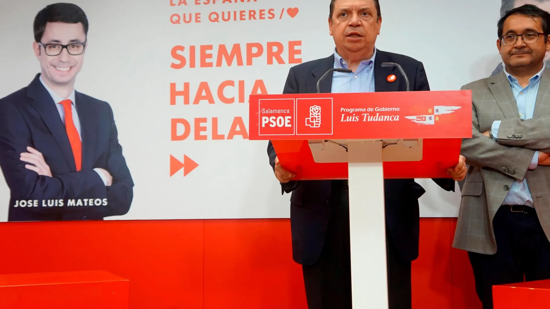 El ministro de Agricultura, Luis Planas, participa en un acto electoral celebrado en Salamanca. EFE/J.M.GARCÍA