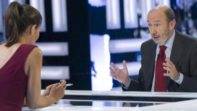 Alfredo Pérez Rubalcaba, en el programa El Objetivo que dirige la periodista Ana Pastor