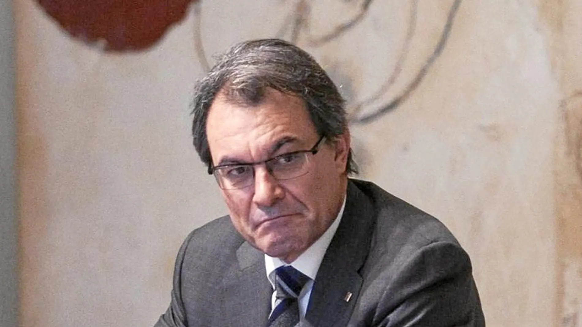 El Gobierno cierra la ley que obliga a Cataluña a reducir su burocracia