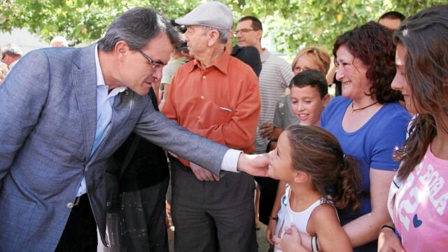 El president de la Generalitat visitó por la mañaña la población tarroconense de Riba-roja d'Ebre