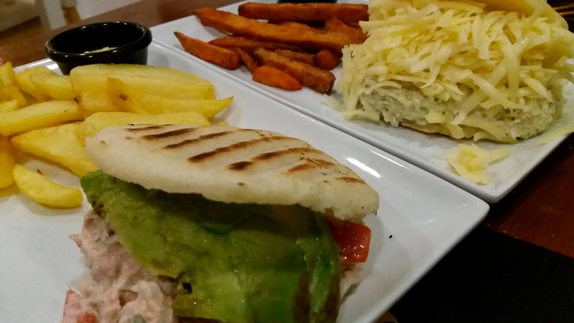 Los paladares se rinden a las arepas “Atuna Q’ Tuna” y “La Pija”.