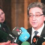 El portavoz del PP en el Parlament, Enric Millo, llamó al diálogo entre Gobierno y autonomías