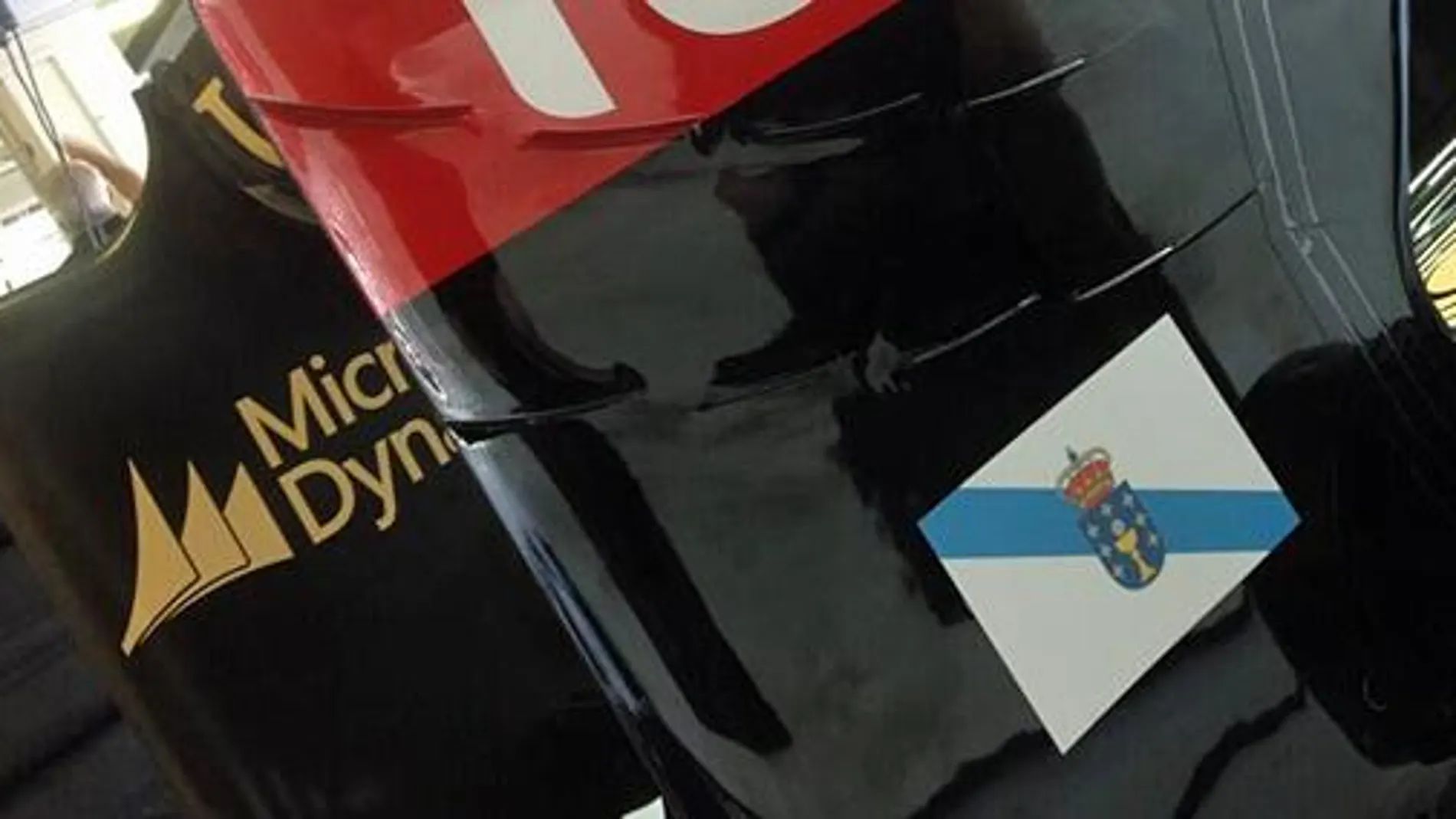 La escudería Lotus llevará una bandera de Galicia como homenaje a las víctimas del accidente de tren de Santiago.