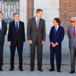 El Rey con Mariano Rajoy, José Luis Rodríguez Zapatero, José María Aznar y Felipe González antes de la reunión del patronato/Foto: C. Pastrano