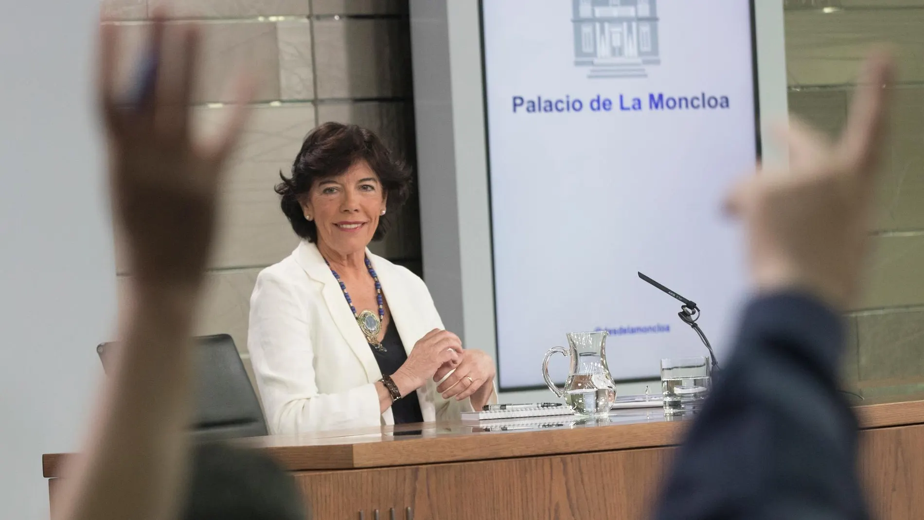 La ministra de Educación en funciones y portavoz del Gobierno, Isabel Celaá, durante la rueda de prensa posterior al consejo de ministros. / Foto: Luis Díaz