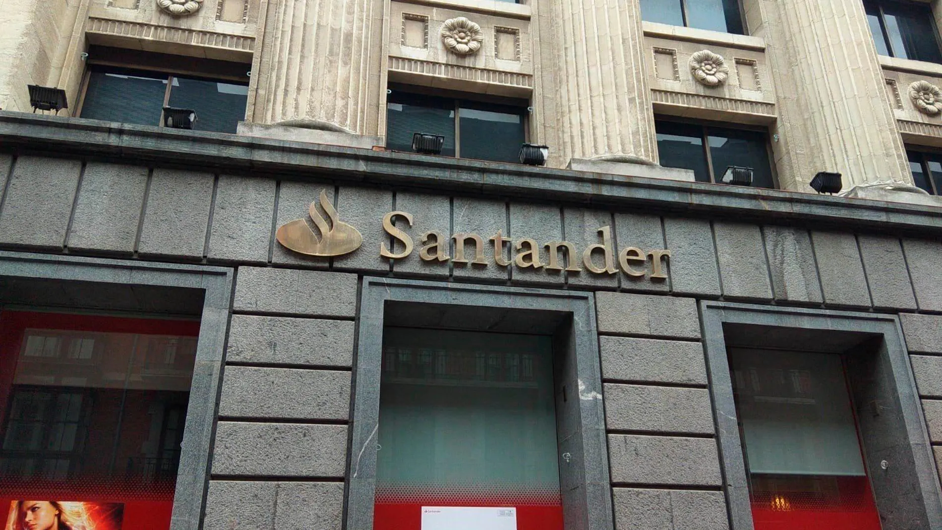 El número de afectado por el ERE del Santander se han rebajado en 490 personas/Ep