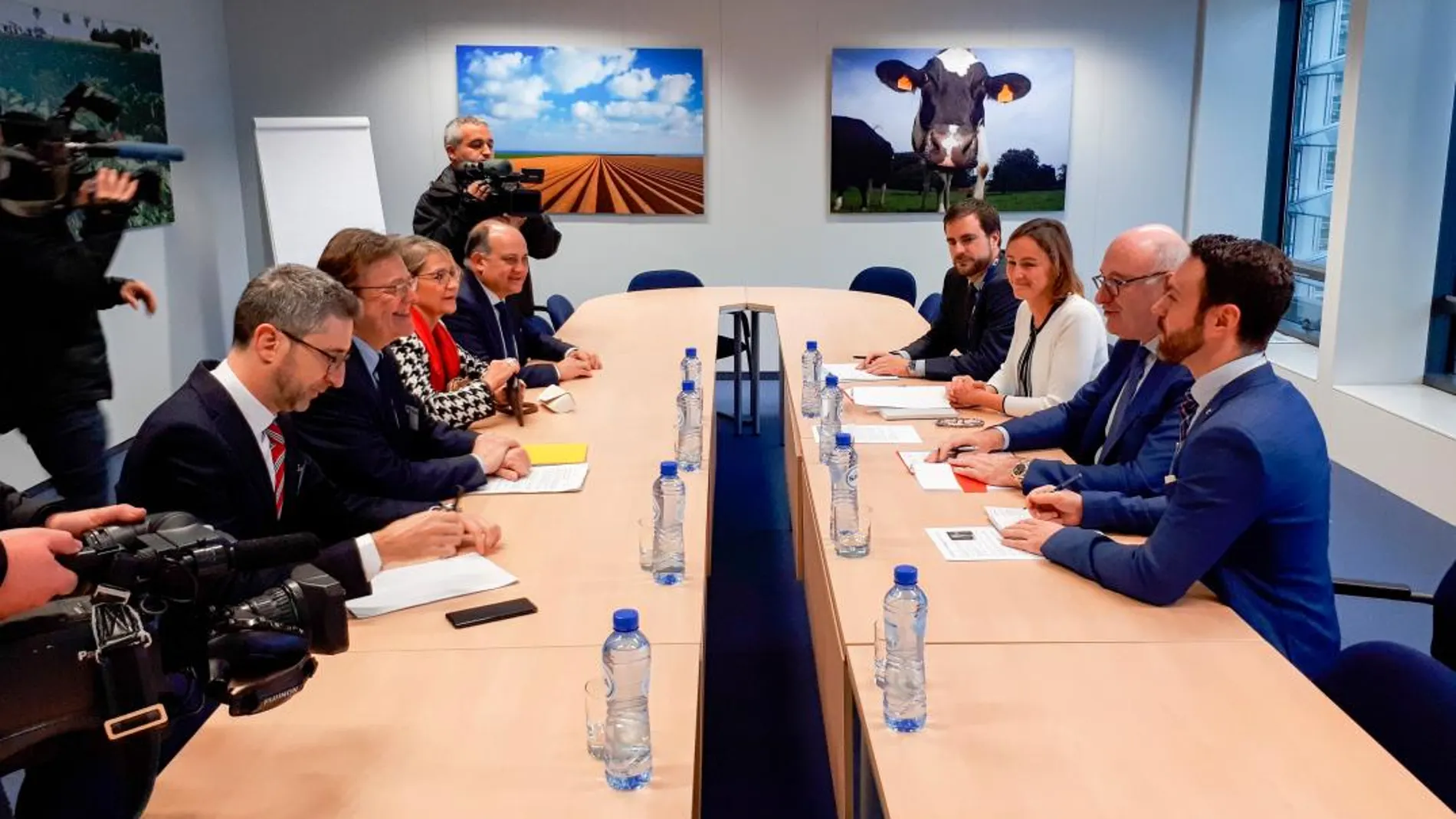 Puig finalizó su visita oficial a Bruselas con una reunión con el comisario europeo de Agricultura. La delegación valenciana también mantuvo un encuentro con el director general de Comunicación del PE, Jaume Duch