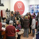 Las tiendas «@rropa» de Cáritas venden ropa de segunda mano por precios irrisorios para personas en riesgo de exclusión social