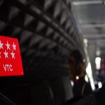 Distintivo autonómico de Madrid de un vehículo VTC