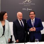 La periodista Paloma Jara, el presidente de KPMG Hilario Albarracín y el presidente de la Fundación Cajasol Antonio Pulido / Foto: Manuel Olmedo