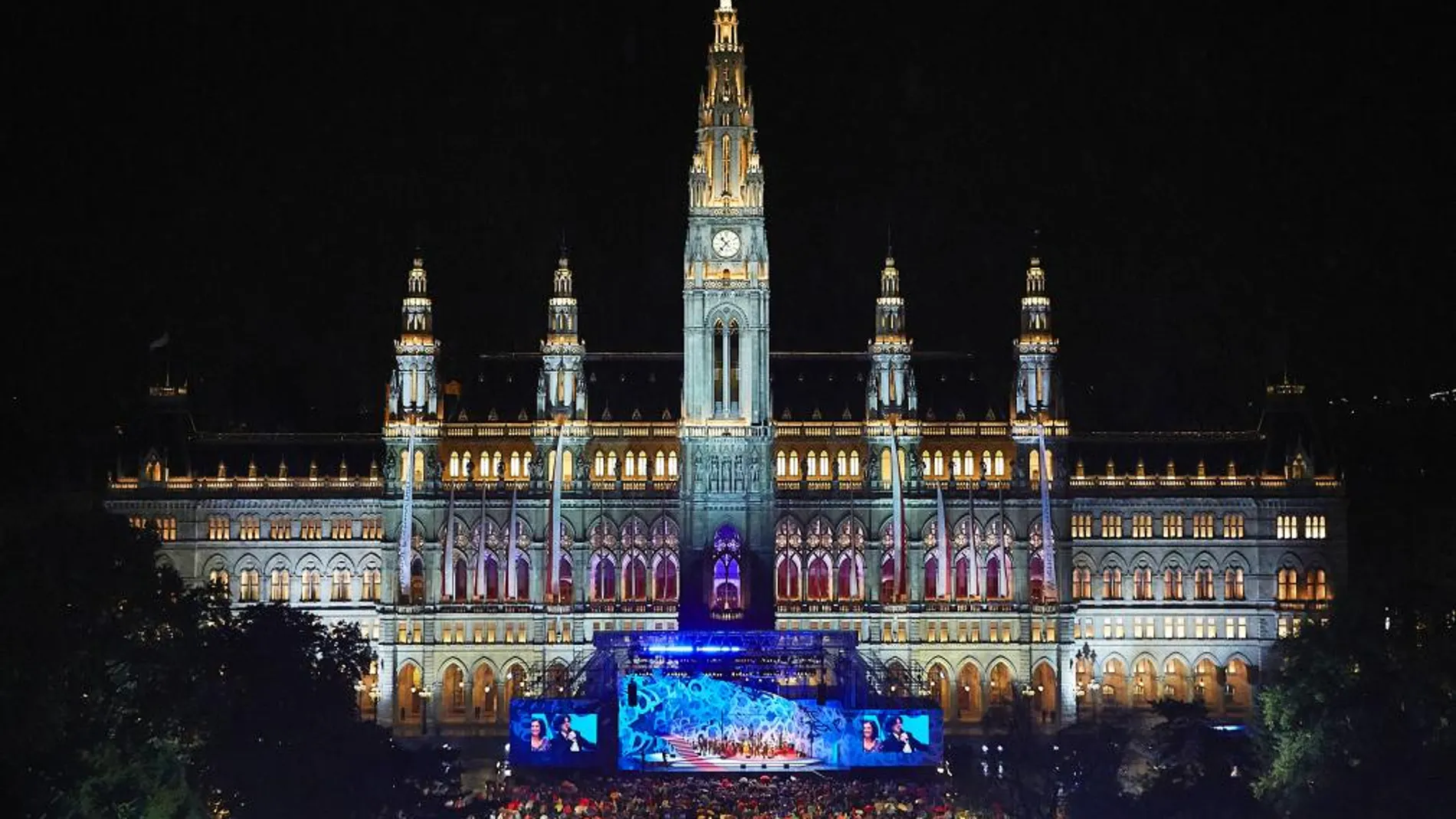 Inauguración del Festival de Viena en la plaza del ayuntamiento de la ciudad