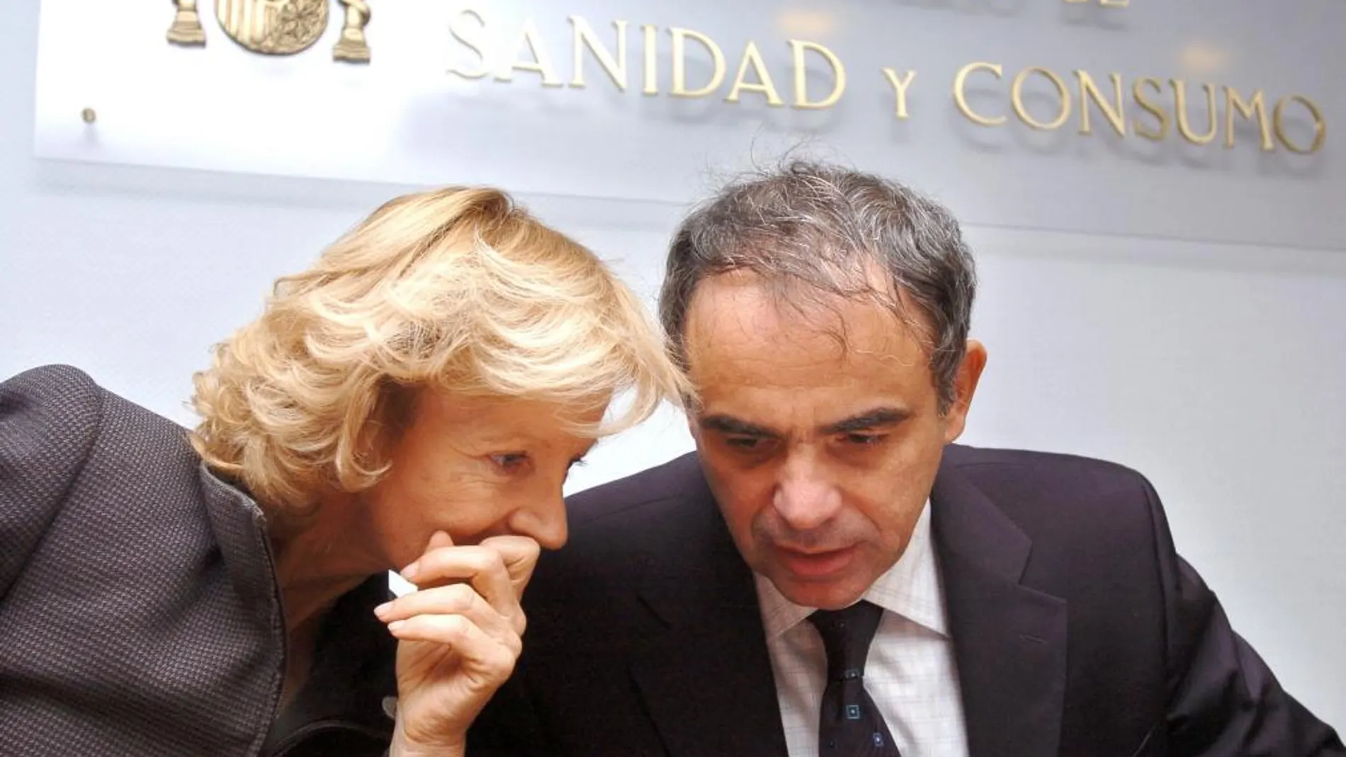 Luiz Loures, en una imagen de 2005 junto a la entonces ministra Elena Salgado