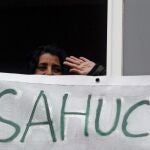 Imagen de una persona en Madrid antes de ser desahuciada de su piso