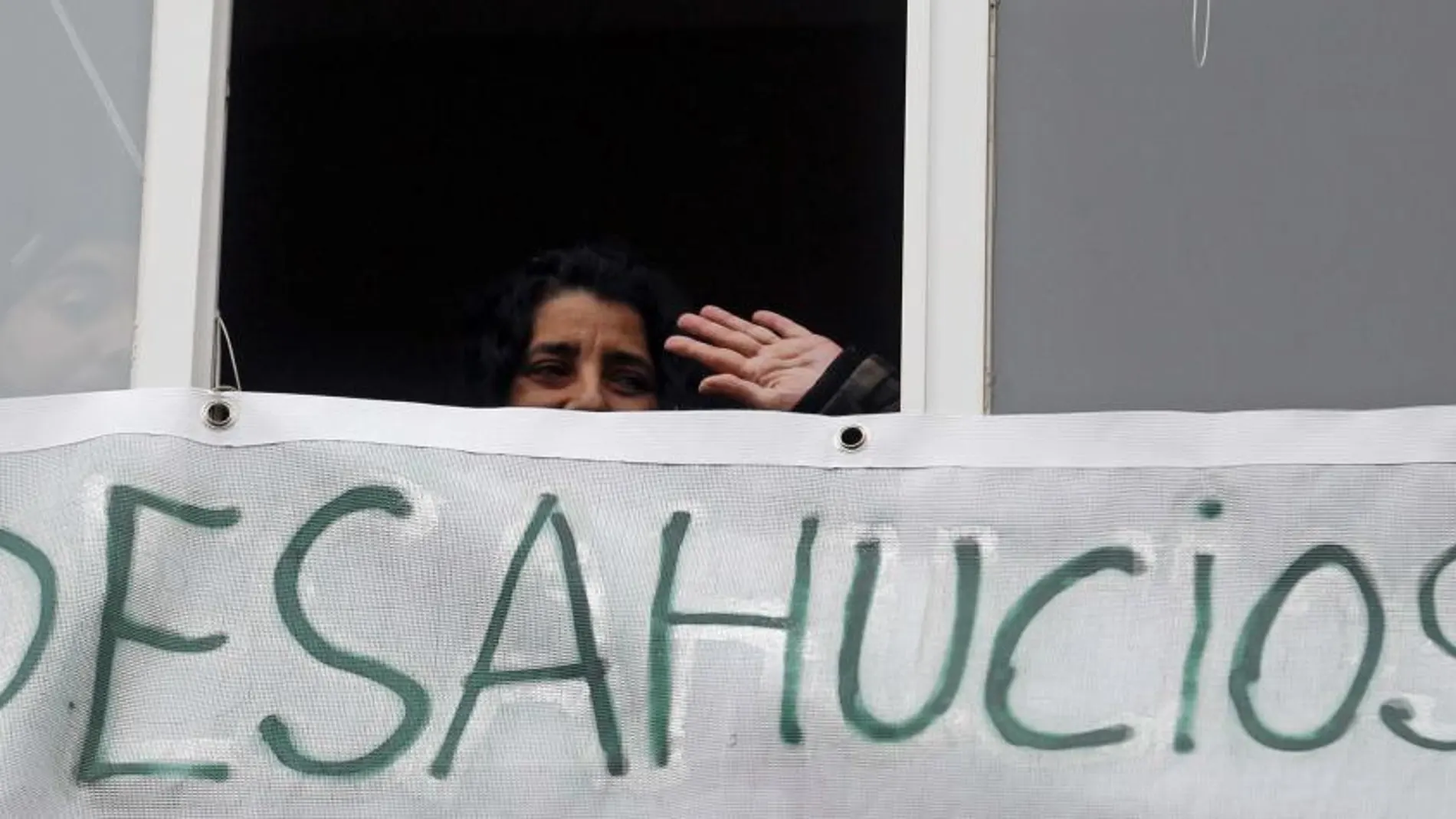 Imagen de una persona en Madrid antes de ser desahuciada de su piso