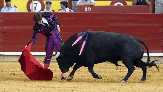 El Juli torea en redondo, ayer, en Ciudad Real