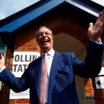 Nigel Farage después de votar en las elecciones europeas