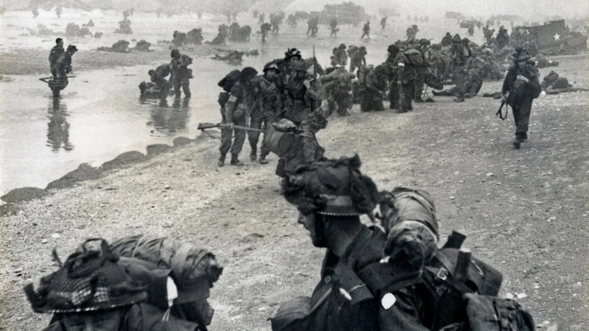 Tropas americanas durante el desembarco de Normandía, el 6 de junio de 1944