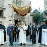 El pasado fin de semana se organizó una procesión multitudinaria, que se celebra cada cien años, y donde la imagen de la Virgen de los Desamparados fue precedida por el crucifijo que regaló San Vicente a la localidad de Graus (Huesca)