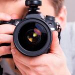 Un fotógrafo durante una sesión.