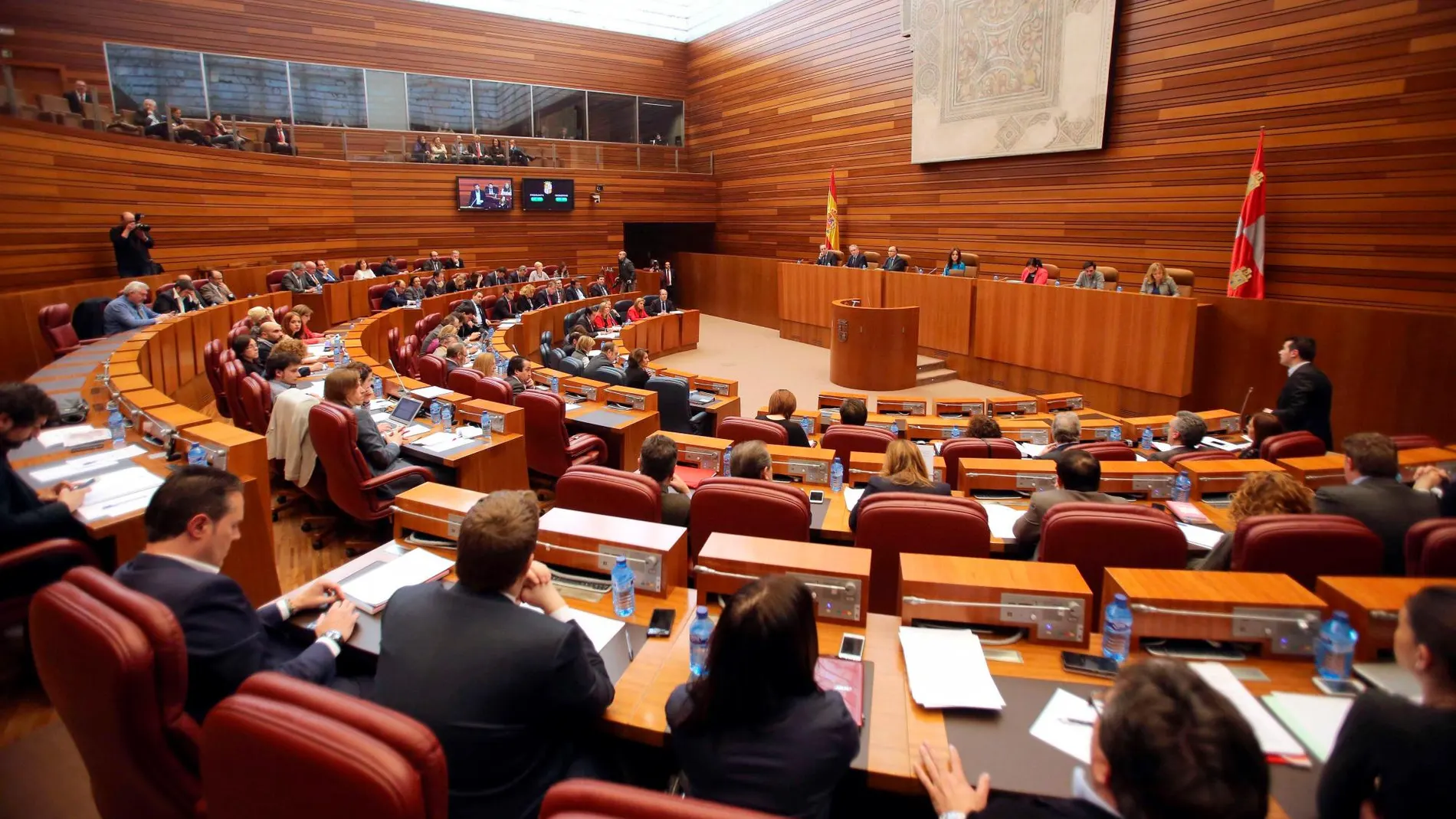 Panorámica del hemiciclo de las Cortes de Castilla y León, durante uno de los intensos plenos celebrados en la legislatura recién terminada